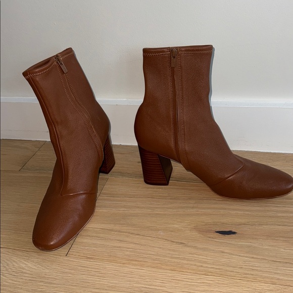 Elegant Brown Ankle Boots - Picture 6 of 6